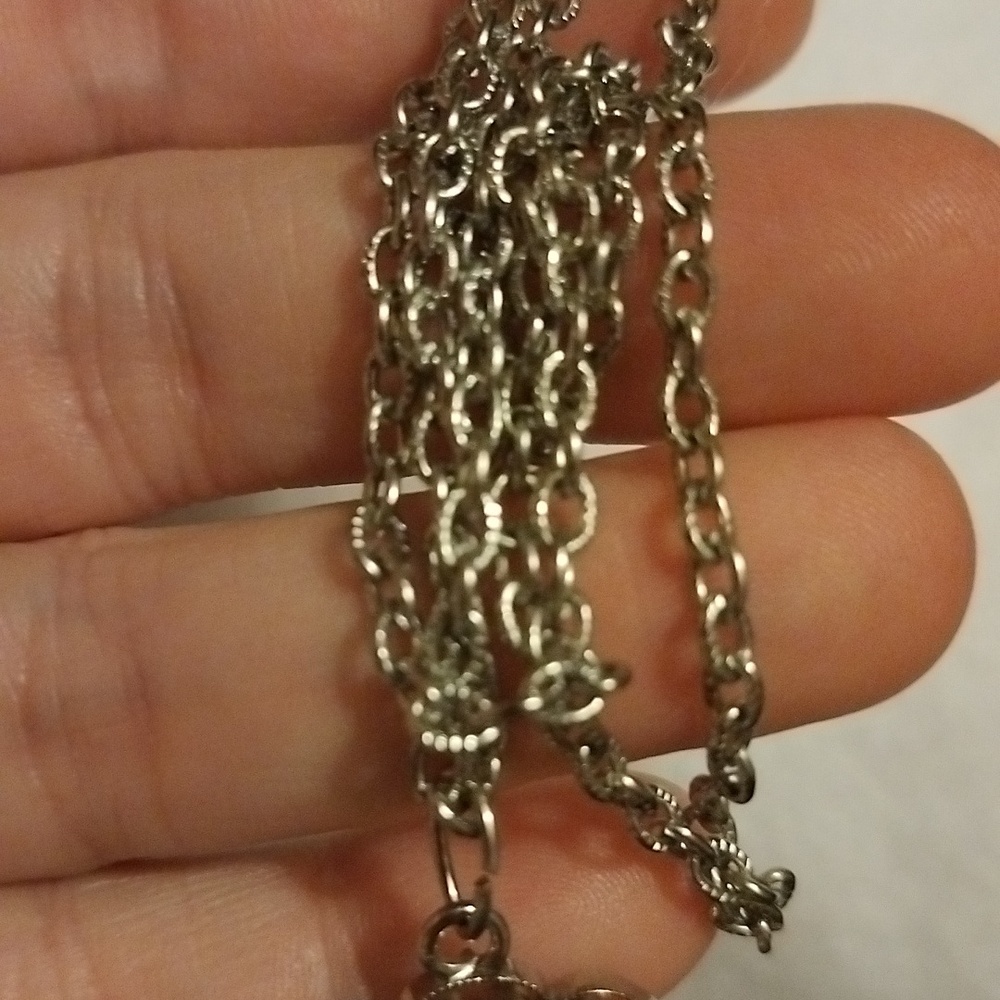 Vtg. left facing Mirrored Crystal Cameo black glass pendant w Silver tone chain - Picture 4 of 10